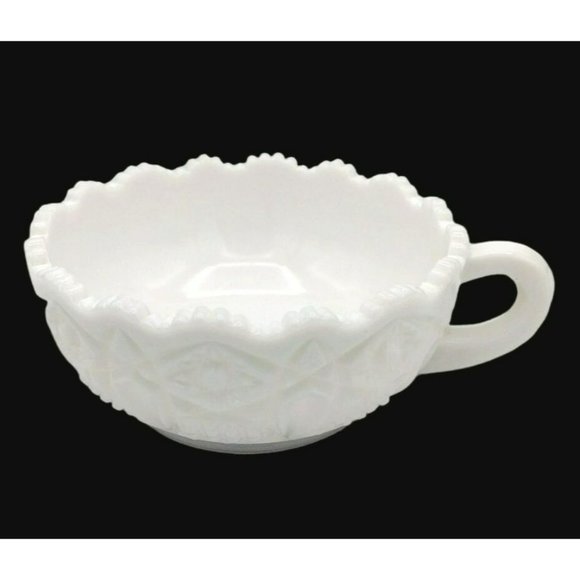 L.E. Smith Pressed Milk Glass Heritage Nappy Bowl With Handle Vintage 5.5 Inch - Picture 1 of 12